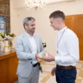 Adam Raušer převzal ocenění mezi nejlepšími mladými sportovci města Kroměříže za rok 2025